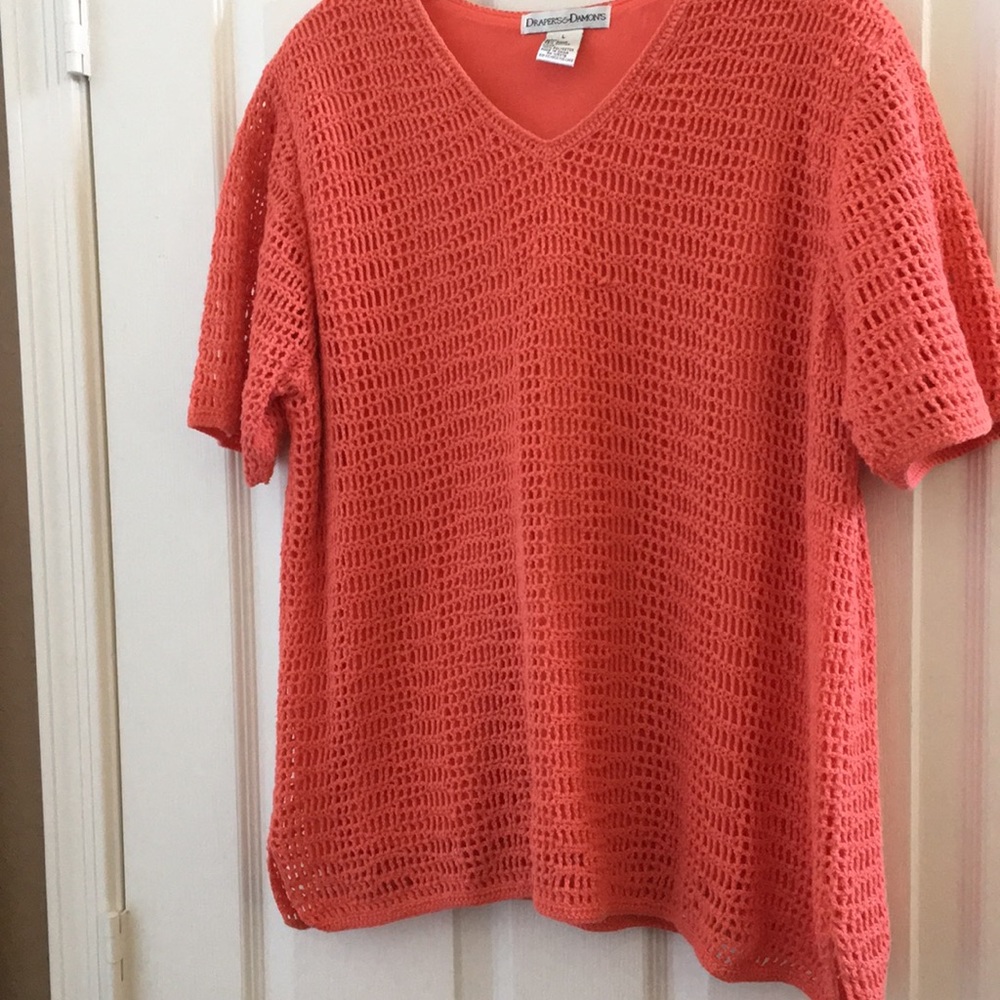 FINAL MARKDOWN Drapers and Damon’s lined crocheted top large